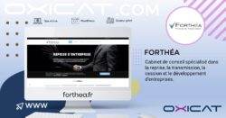 Graphique promotionnel pour Forthéa, une société de conseil aux entreprises. Un écran d'ordinateur affiche le site web de la société. Un texte souligne leur expertise en matière de transfert, d'acquisition et de développement d'entreprises. L'URL forthea.fr est affichée.