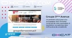 Capture d'écran du site web du Groupe 5ème Avenue sur un écran d'ordinateur, avec un texte descriptif de leurs services de solutions numériques, un logo, des icônes web et le lien du site web sur un fond dégradé.